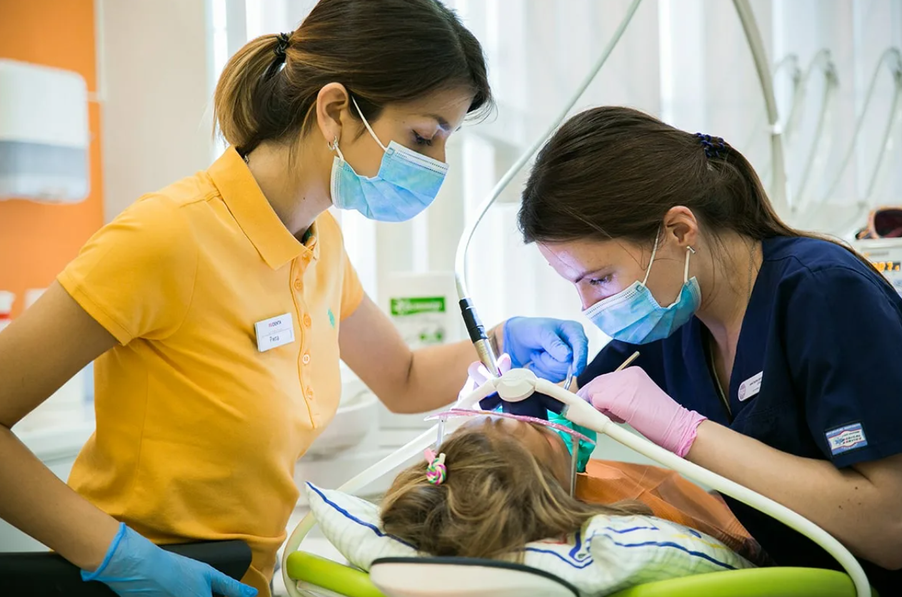 Стоматологический наркоз. Наркоз в стоматологии для детей. Стоматология под седацией. Детская седация в стоматологии.